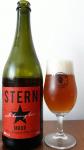 Stern - Maor 14°, New Zealand Pale Ale lahev a sklenice